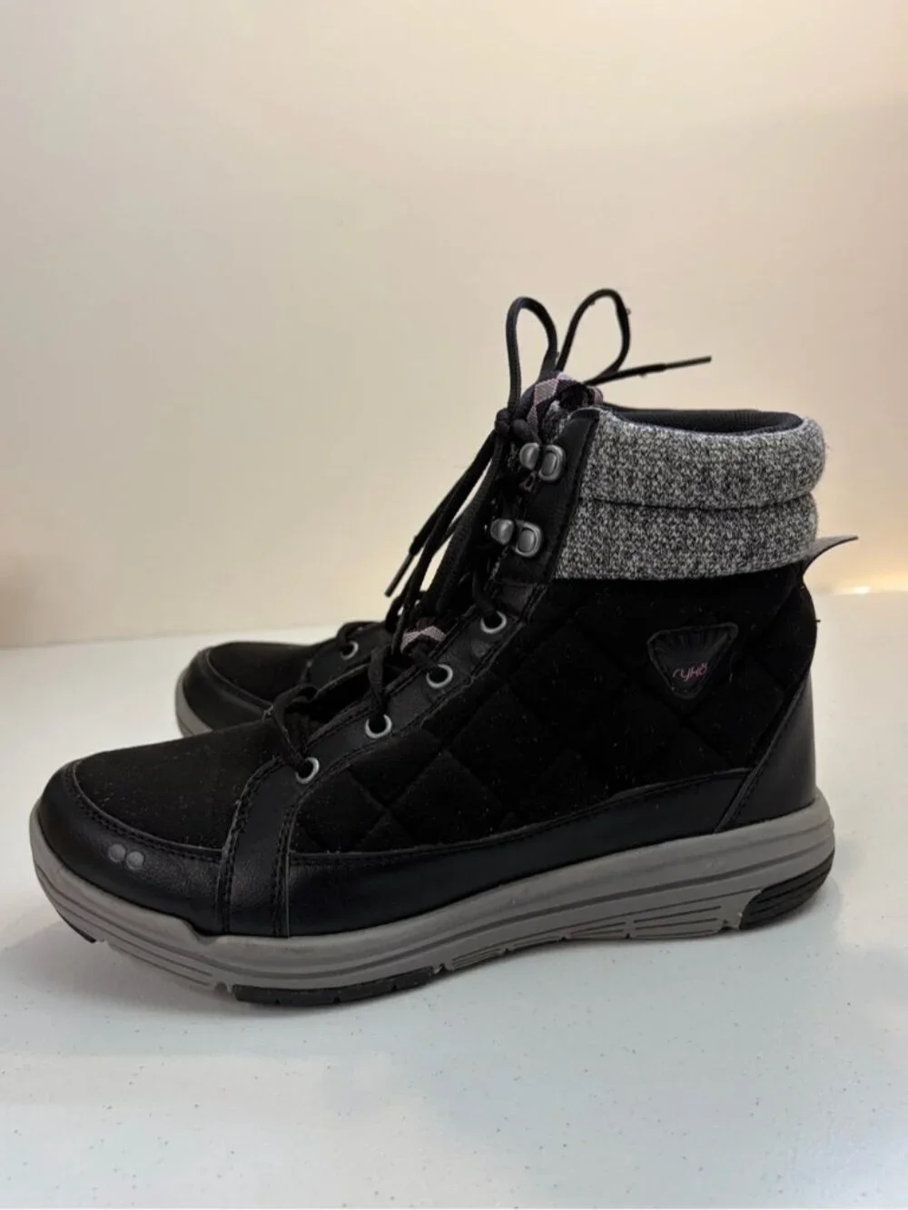 Ryka Aurora Winter Boots Womens Size 8 Black Gray Lace Up Comfort Hiking Shoes
